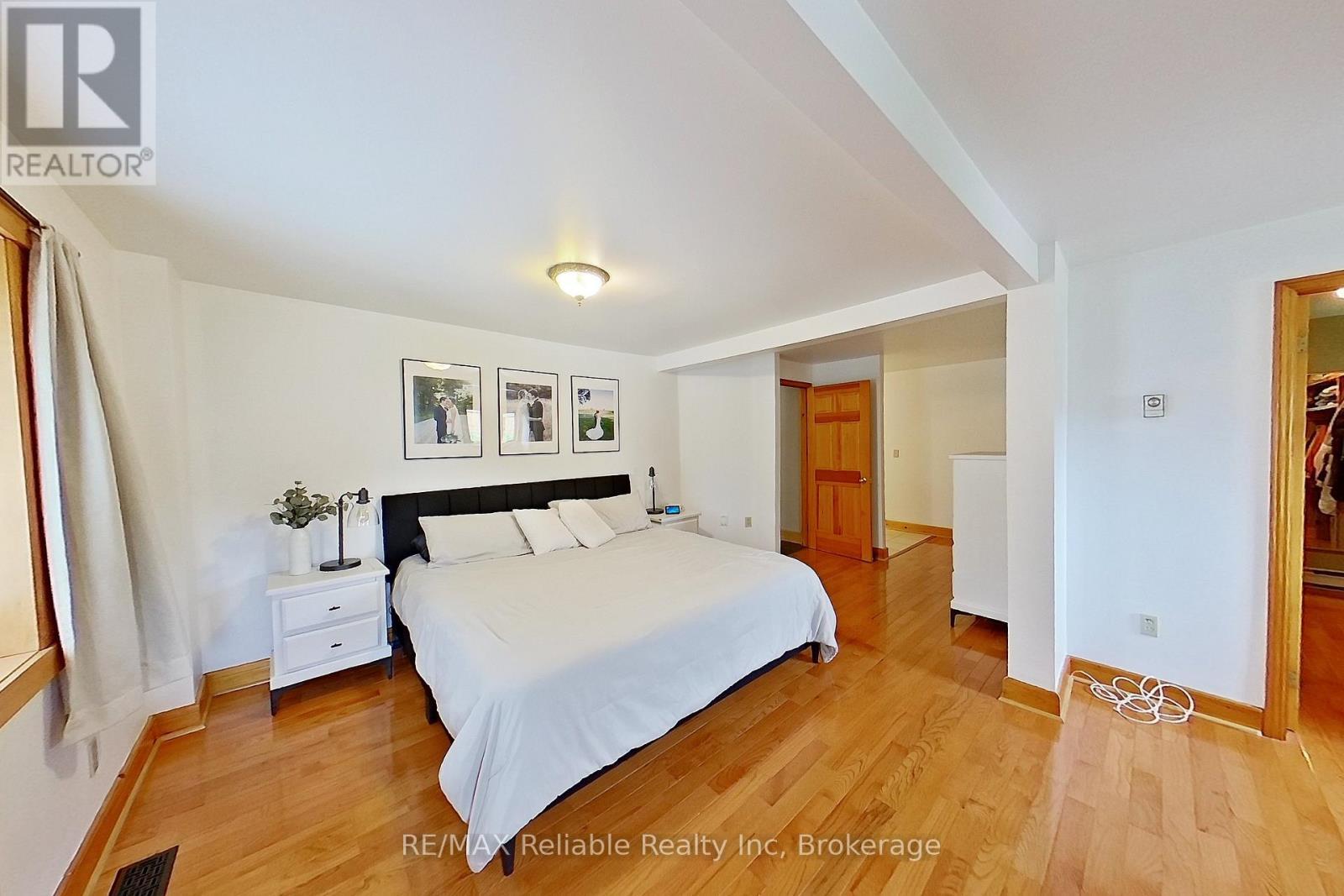 212 James Street, Central Huron (Clinton), ON - Indoor Photo Showing Bedroom