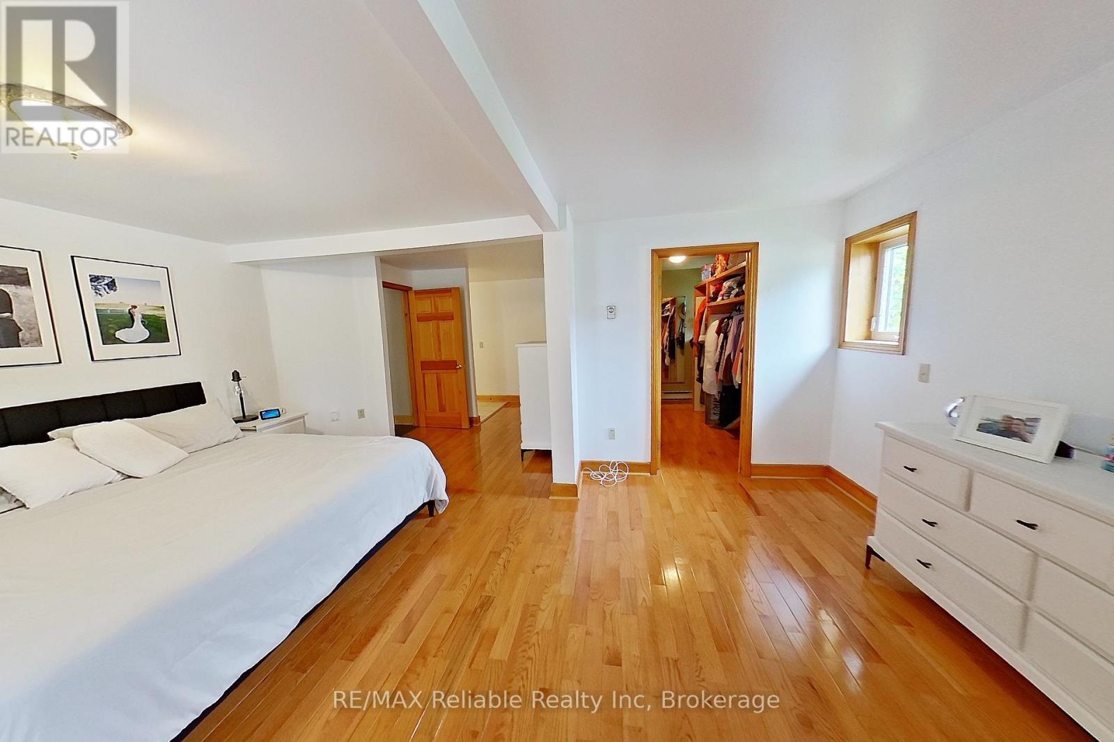 212 James Street, Central Huron (Clinton), ON - Indoor Photo Showing Bedroom
