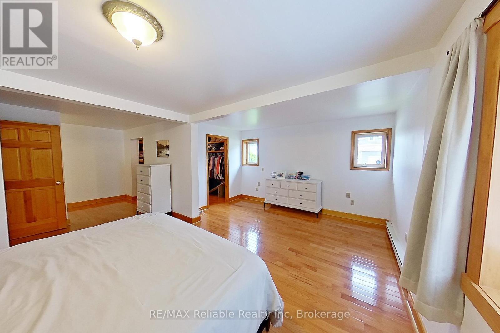 212 James Street, Central Huron (Clinton), ON - Indoor Photo Showing Bedroom