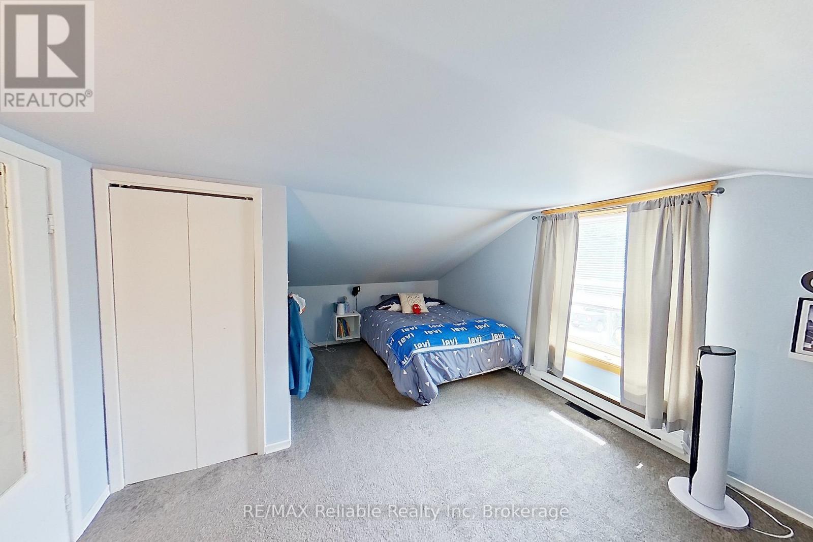 212 James Street, Central Huron (Clinton), ON - Indoor Photo Showing Bedroom