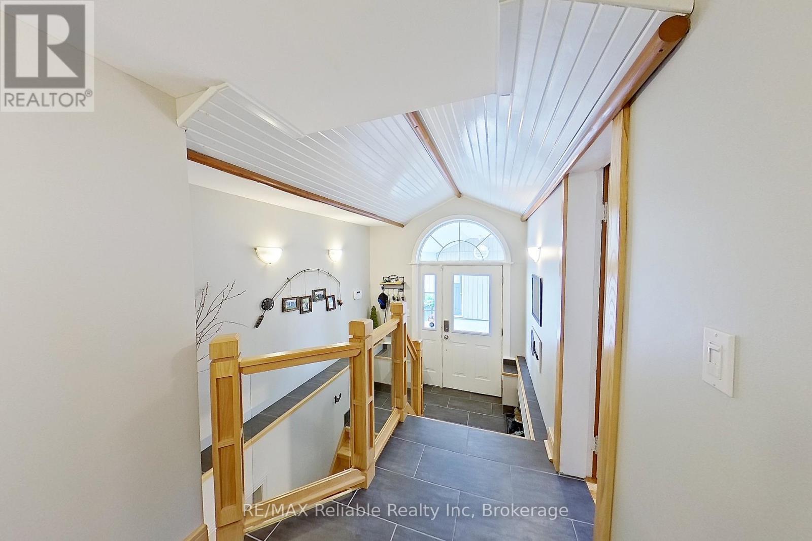 212 James Street, Central Huron (Clinton), ON - Indoor Photo Showing Other Room