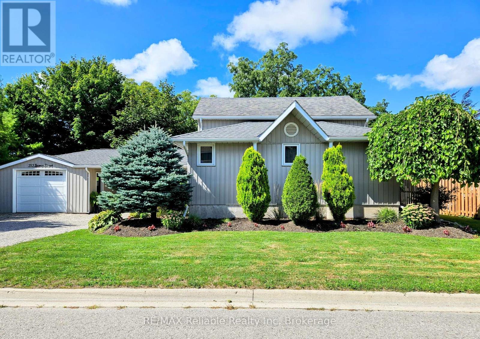 212 James Street, Central Huron (Clinton), ON - Outdoor