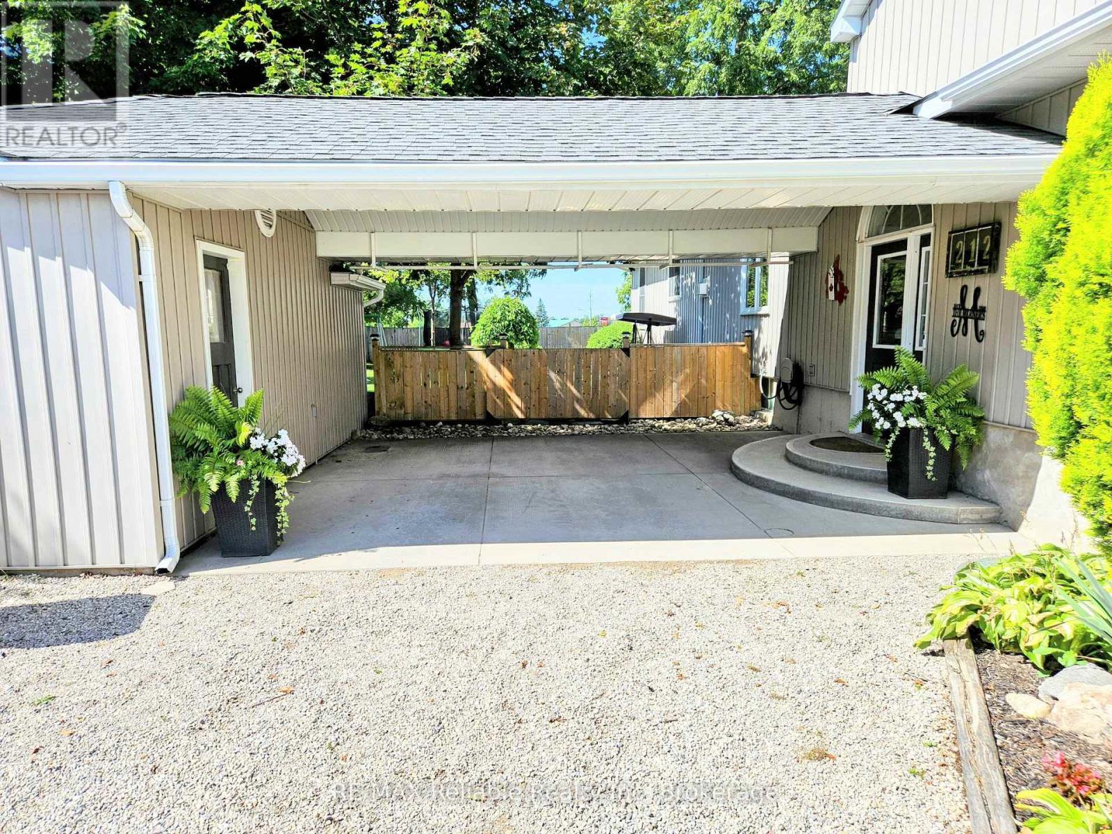 212 James Street, Central Huron (Clinton), ON - Outdoor