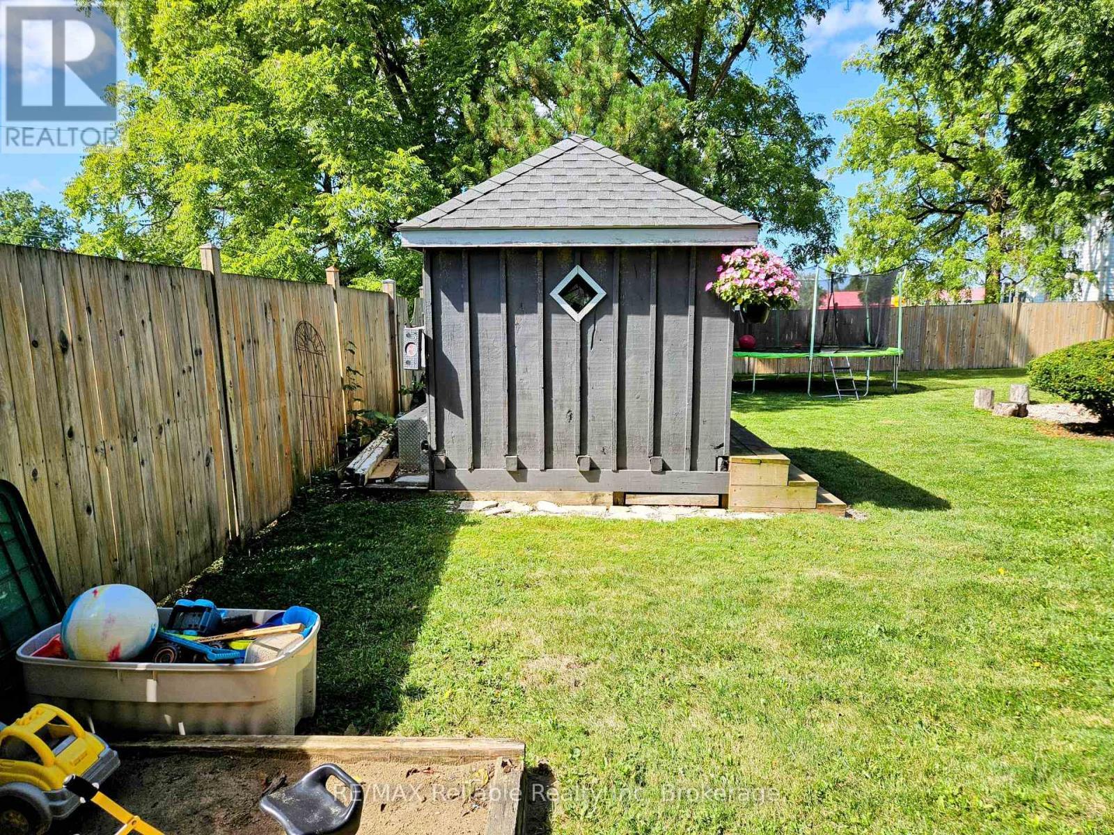 212 James Street, Central Huron (Clinton), ON - Outdoor With Backyard