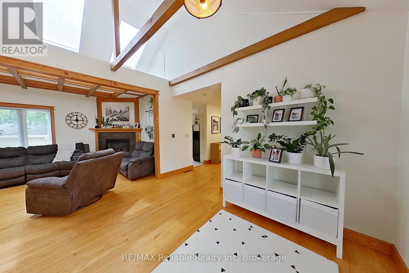 212 James Street, Central Huron (Clinton), ON - Indoor