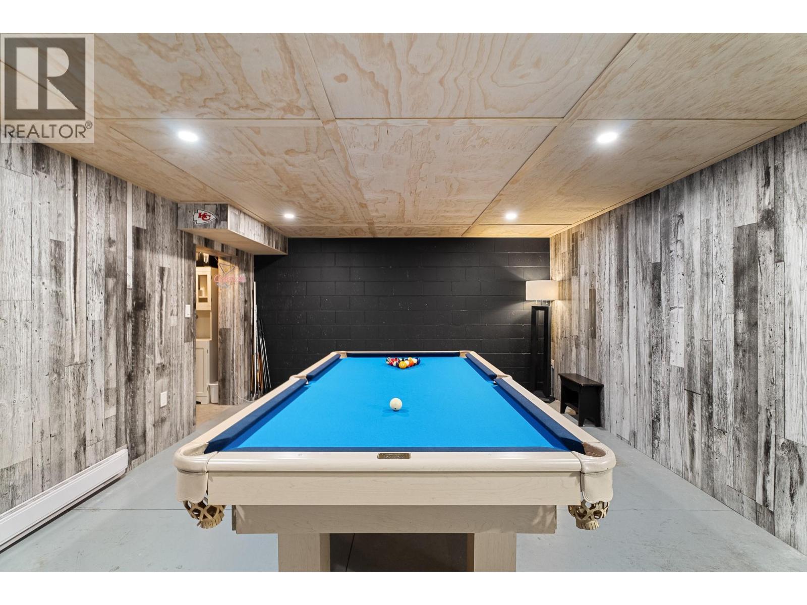 2802 Henstridge Road Unit# 2, Sorrento, BC - Indoor Photo Showing Other Room