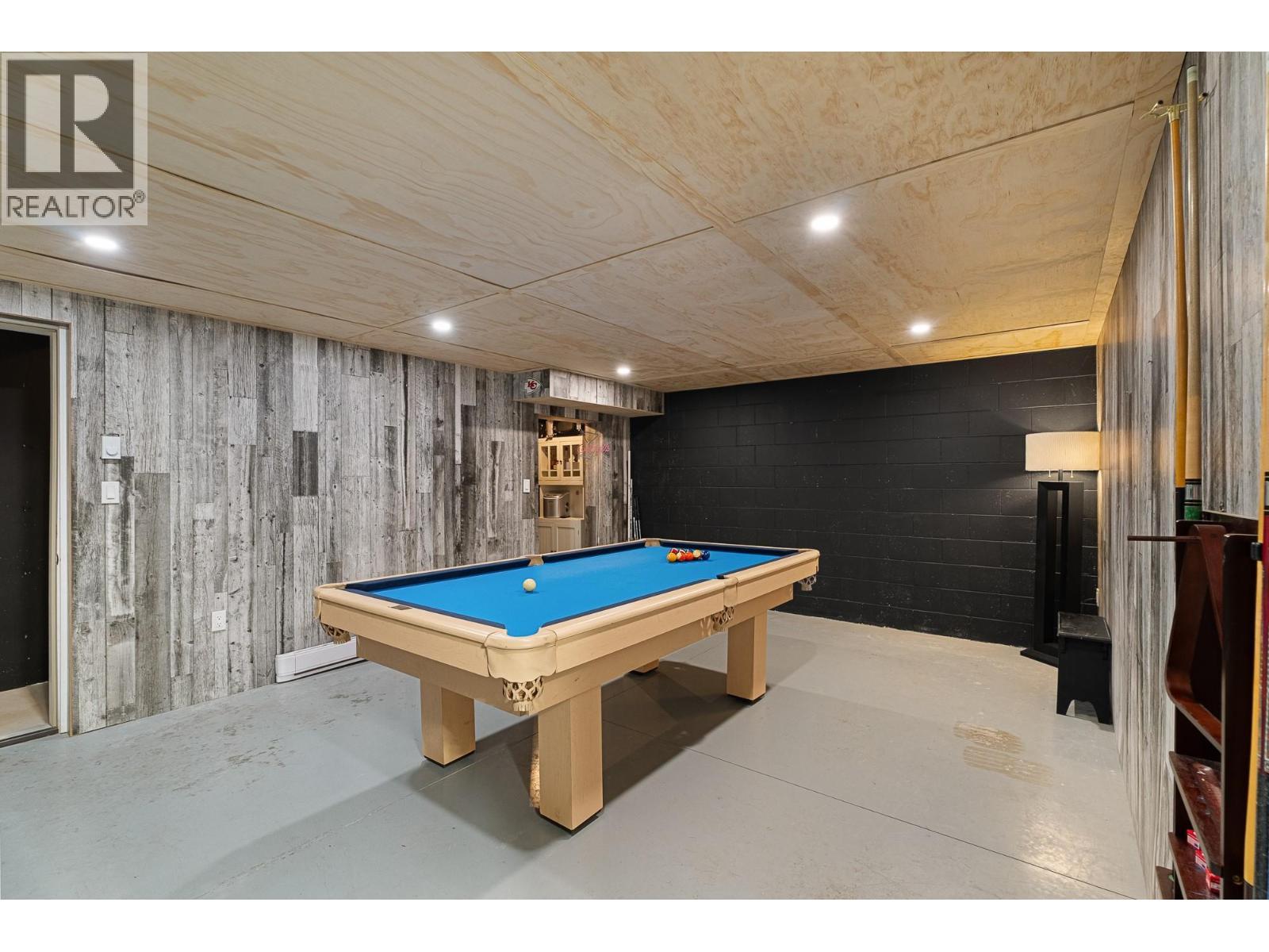 2802 Henstridge Road Unit# 2, Sorrento, BC - Indoor Photo Showing Other Room