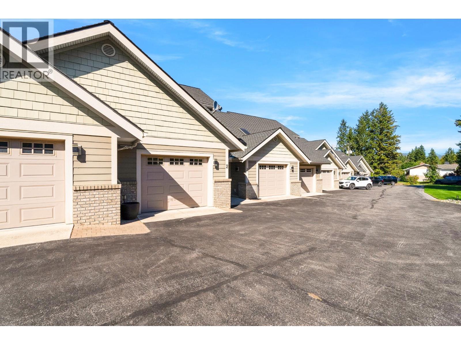 2802 Henstridge Road Unit# 2, Sorrento, BC - Outdoor