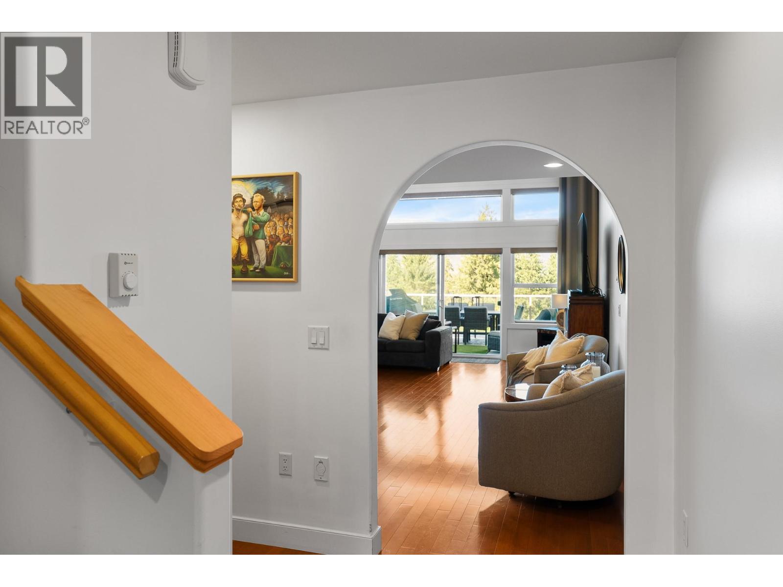 2802 Henstridge Road Unit# 2, Sorrento, BC - Indoor Photo Showing Other Room