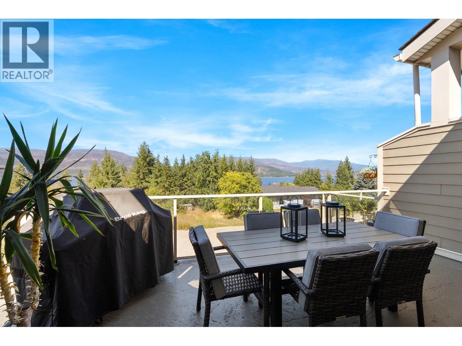2802 Henstridge Road Unit# 2, Sorrento, BC - Outdoor With Deck Patio Veranda With Exterior