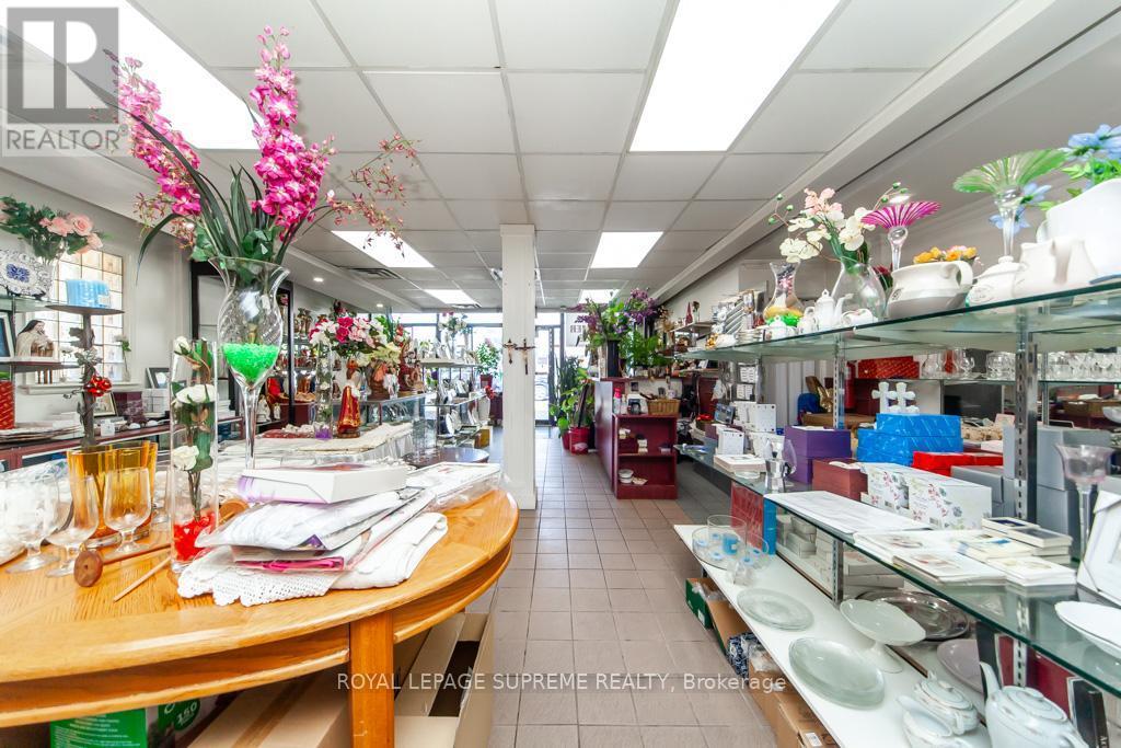 529 Rogers Road, Toronto, ON - Indoor Photo Showing Other Room