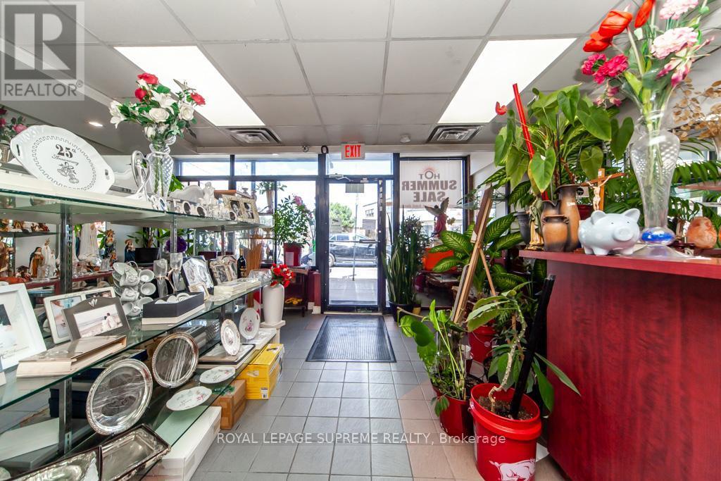 529 Rogers Road, Toronto, ON - Indoor Photo Showing Other Room