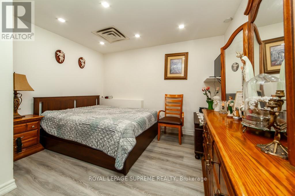 529 Rogers Road, Toronto, ON - Indoor Photo Showing Bedroom