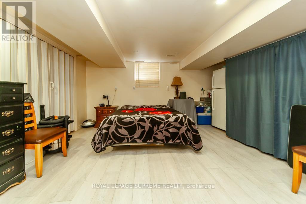 529 Rogers Road, Toronto, ON - Indoor Photo Showing Bedroom