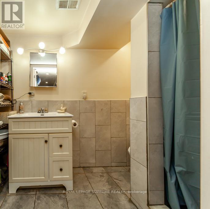 529 Rogers Road, Toronto, ON - Indoor Photo Showing Bathroom