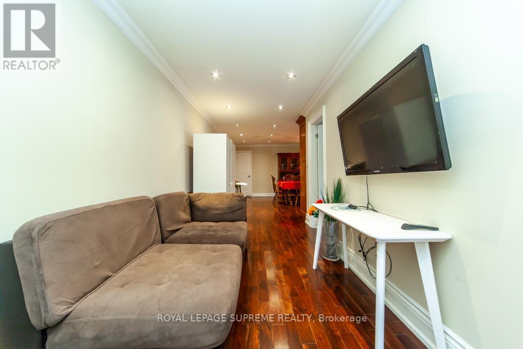 529 Rogers Road, Toronto, ON - Indoor