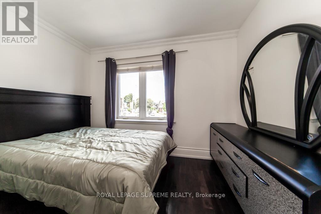 529 Rogers Road, Toronto, ON - Indoor Photo Showing Bedroom