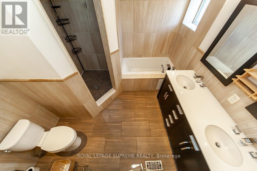 529 Rogers Road, Toronto, ON - Indoor Photo Showing Bathroom