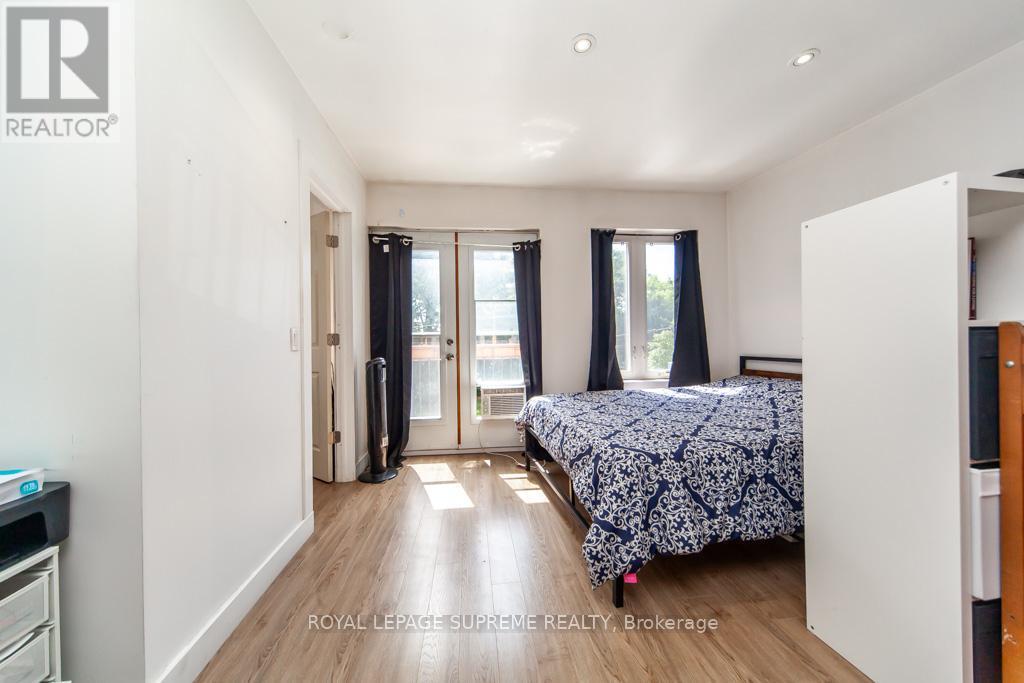 529 Rogers Road, Toronto, ON - Indoor Photo Showing Bedroom