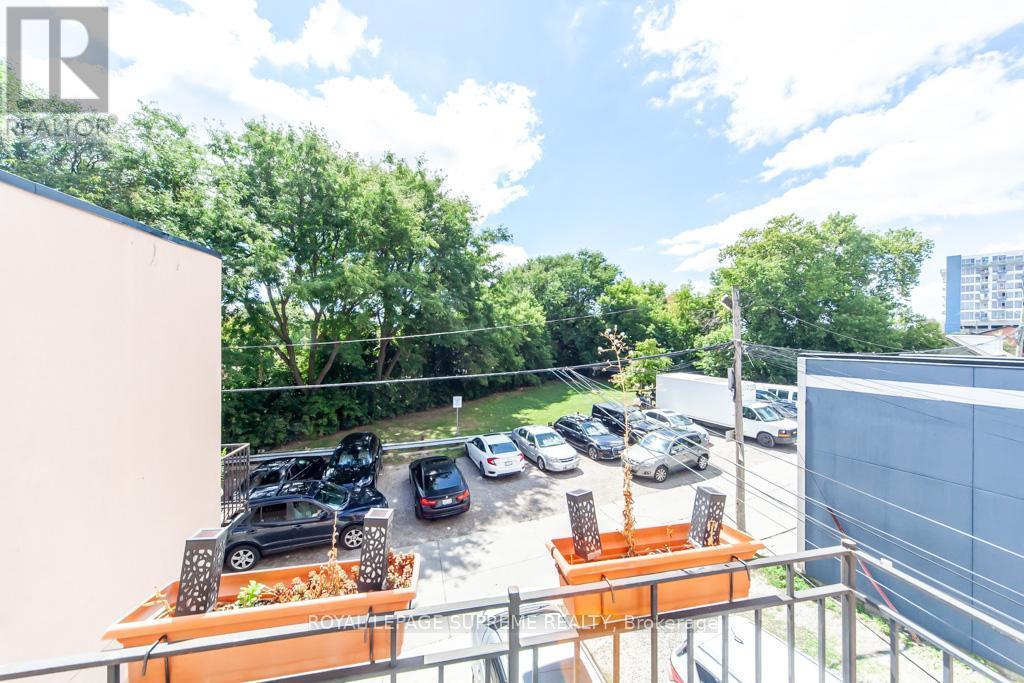 529 Rogers Road, Toronto, ON - Outdoor