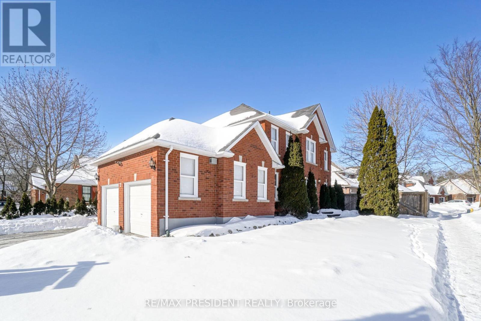 2 White Cliffe Drive, Clarington, ON - Outdoor