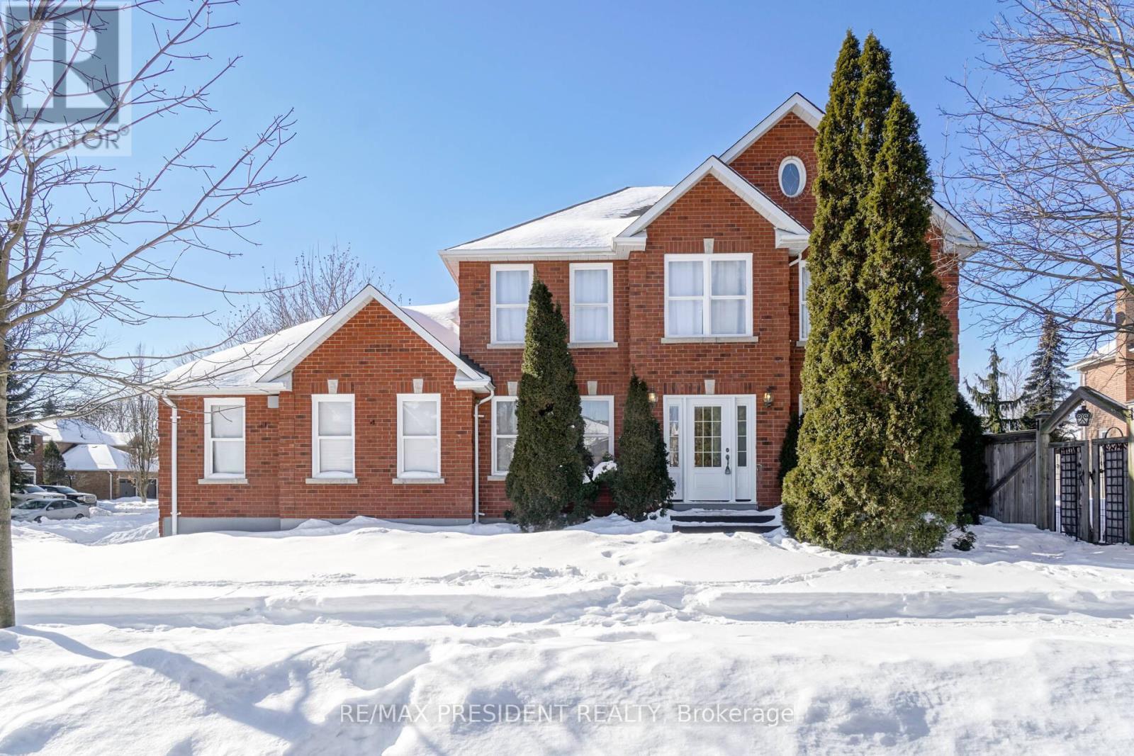 2 White Cliffe Drive, Clarington, ON - Outdoor With Facade