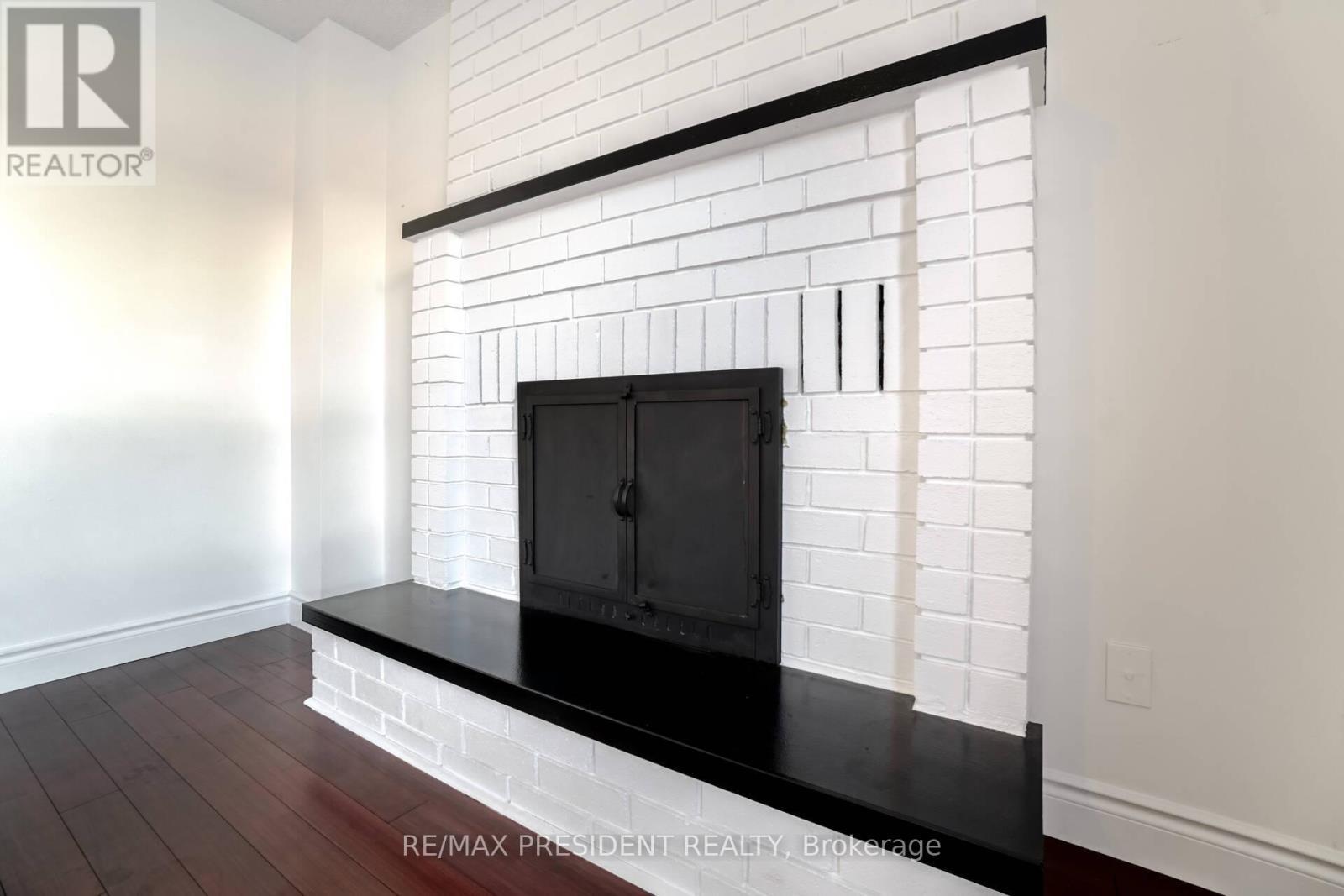 2 White Cliffe Drive, Clarington, ON - Indoor Photo Showing Other Room