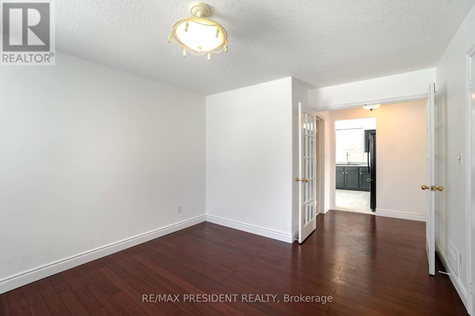 2 White Cliffe Drive, Clarington, ON - Indoor Photo Showing Other Room