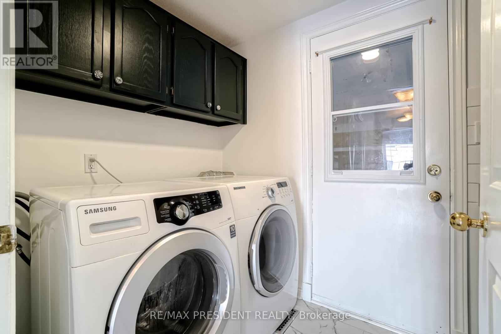2 White Cliffe Drive, Clarington, ON - Indoor Photo Showing Laundry Room
