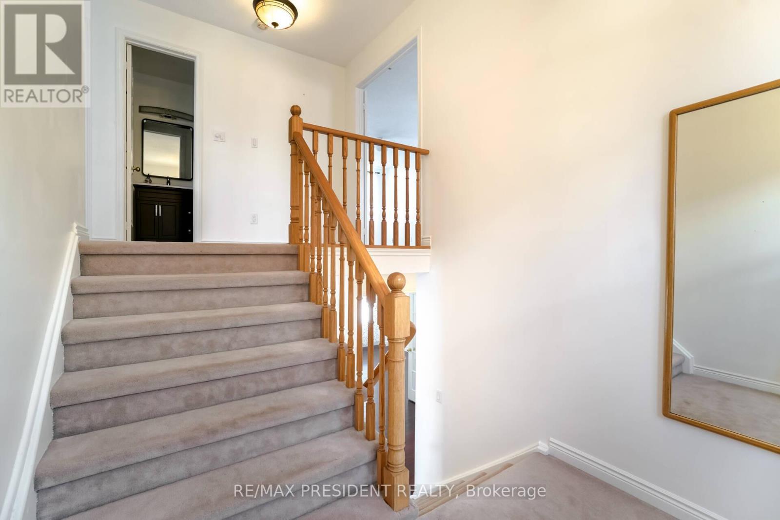 2 White Cliffe Drive, Clarington, ON - Indoor Photo Showing Other Room