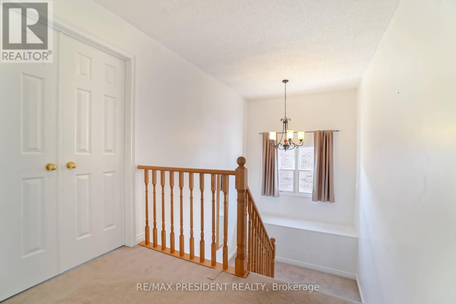 2 White Cliffe Drive, Clarington, ON - Indoor Photo Showing Other Room