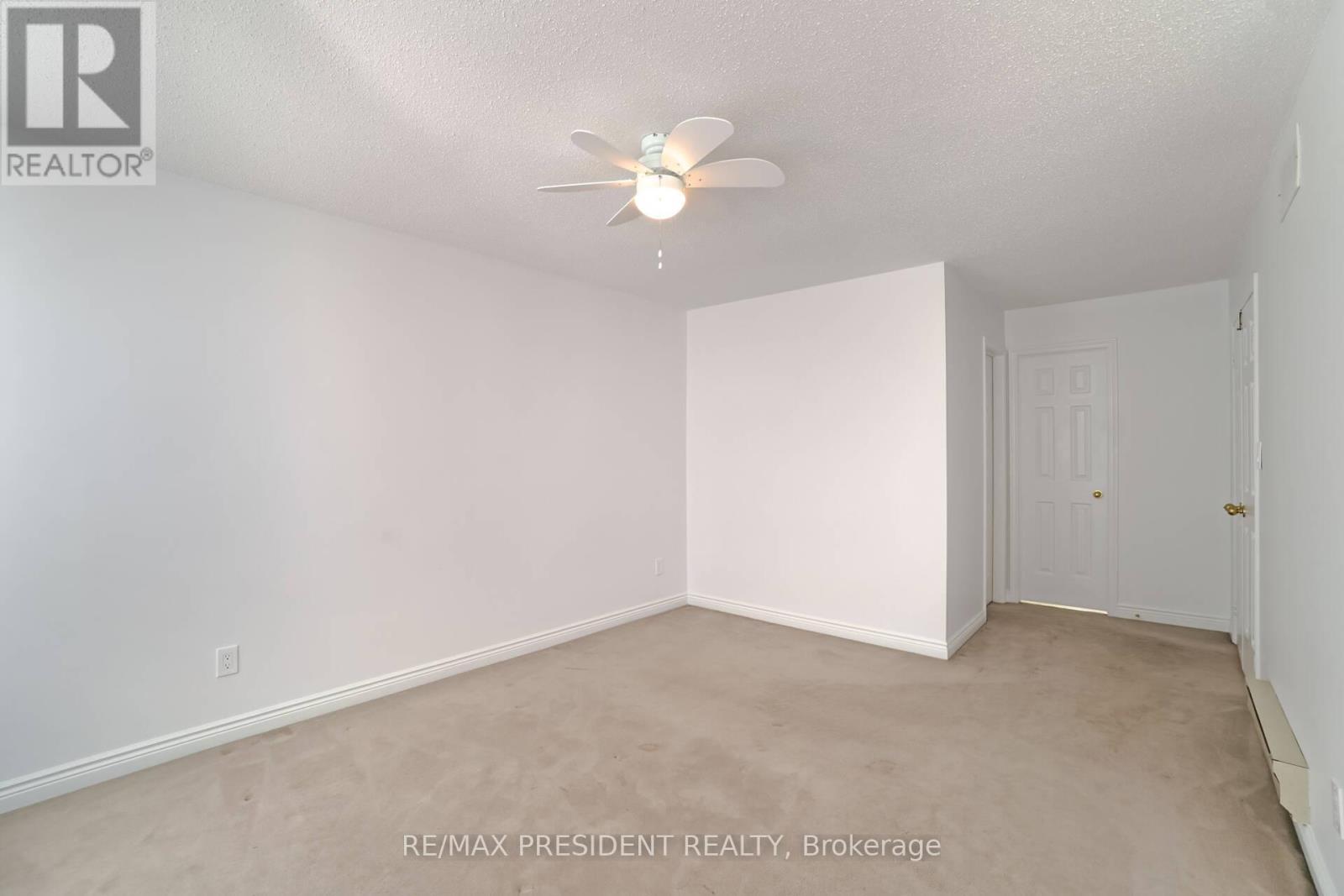 2 White Cliffe Drive, Clarington, ON - Indoor Photo Showing Other Room