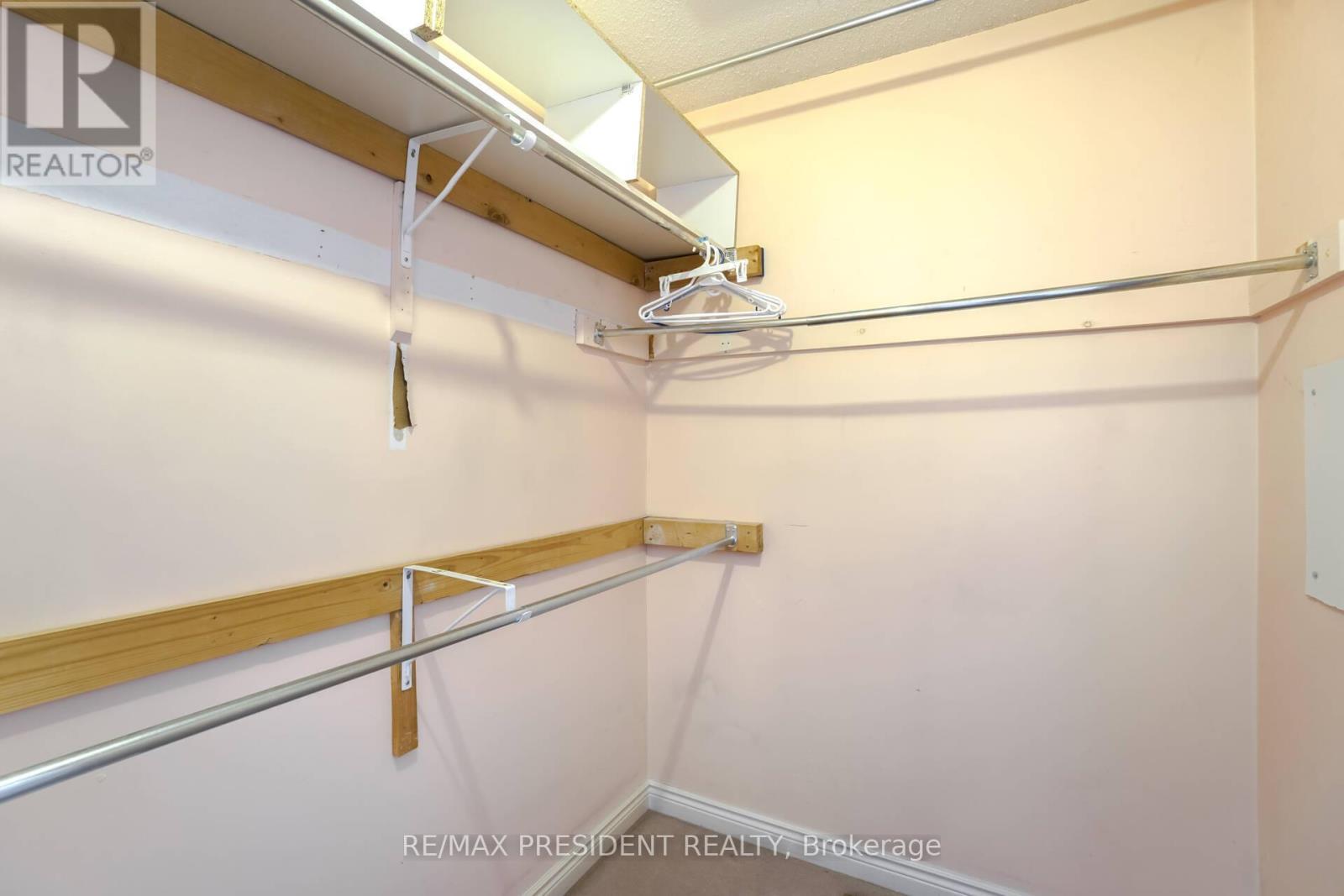 2 White Cliffe Drive, Clarington, ON - Indoor With Storage