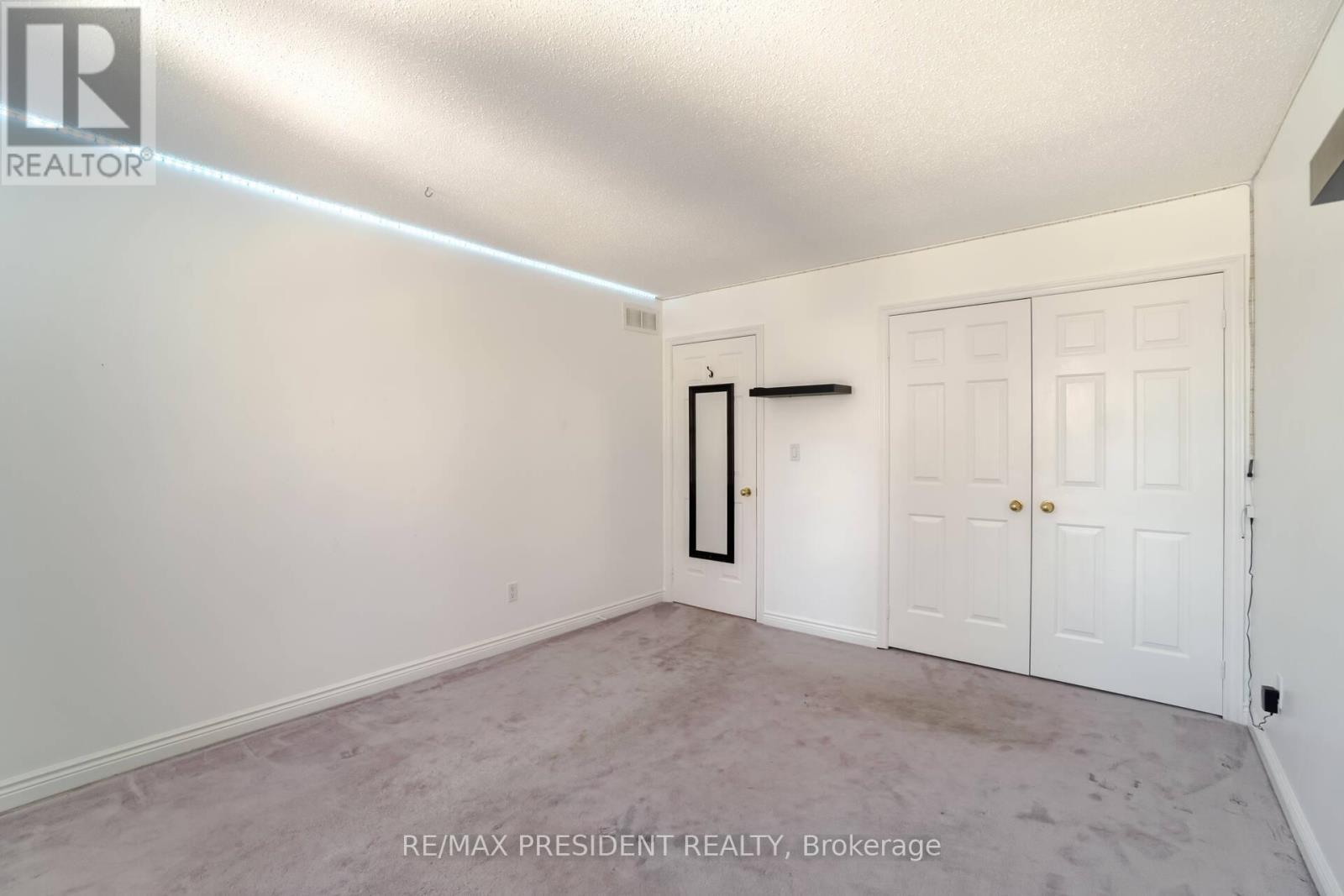 2 White Cliffe Drive, Clarington, ON - Indoor Photo Showing Other Room