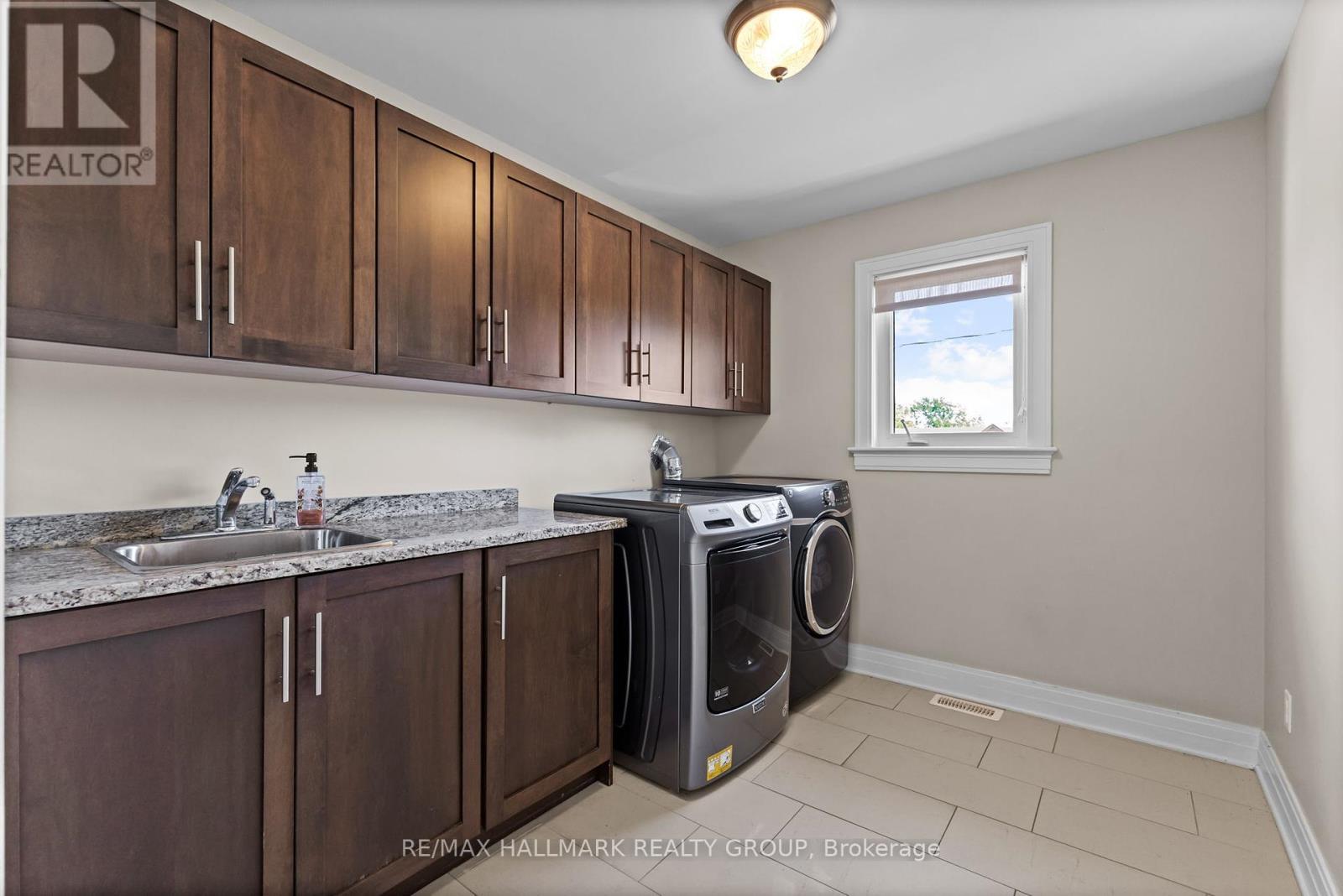 2266 Prospect Avenue, Ottawa, ON - Indoor Photo Showing Laundry Room