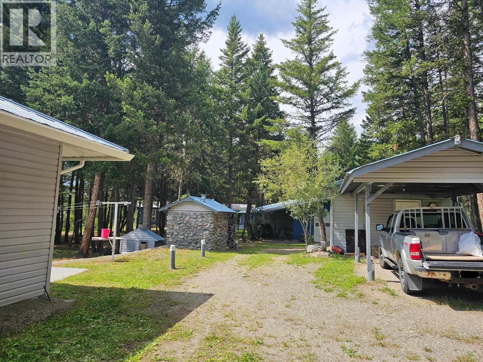 3024 Keldon Road, Lac La Hache, BC - Outdoor