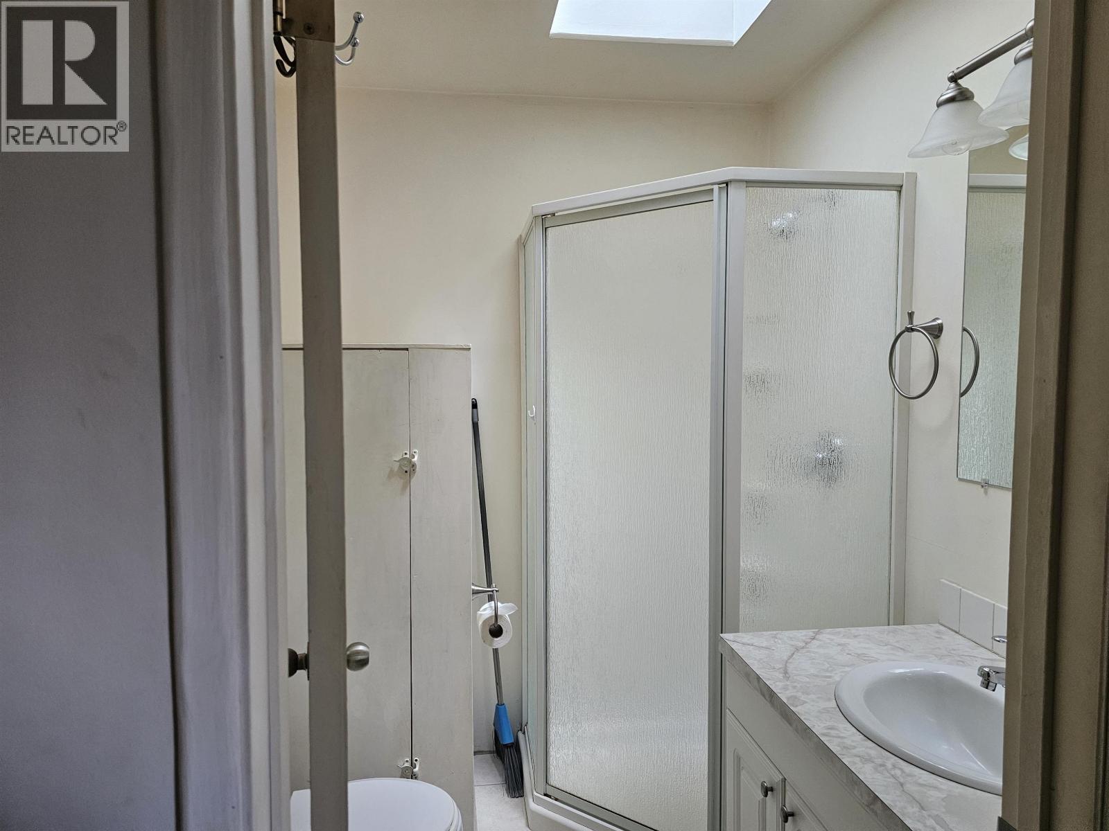 3024 Keldon Road, Lac La Hache, BC - Indoor Photo Showing Bathroom