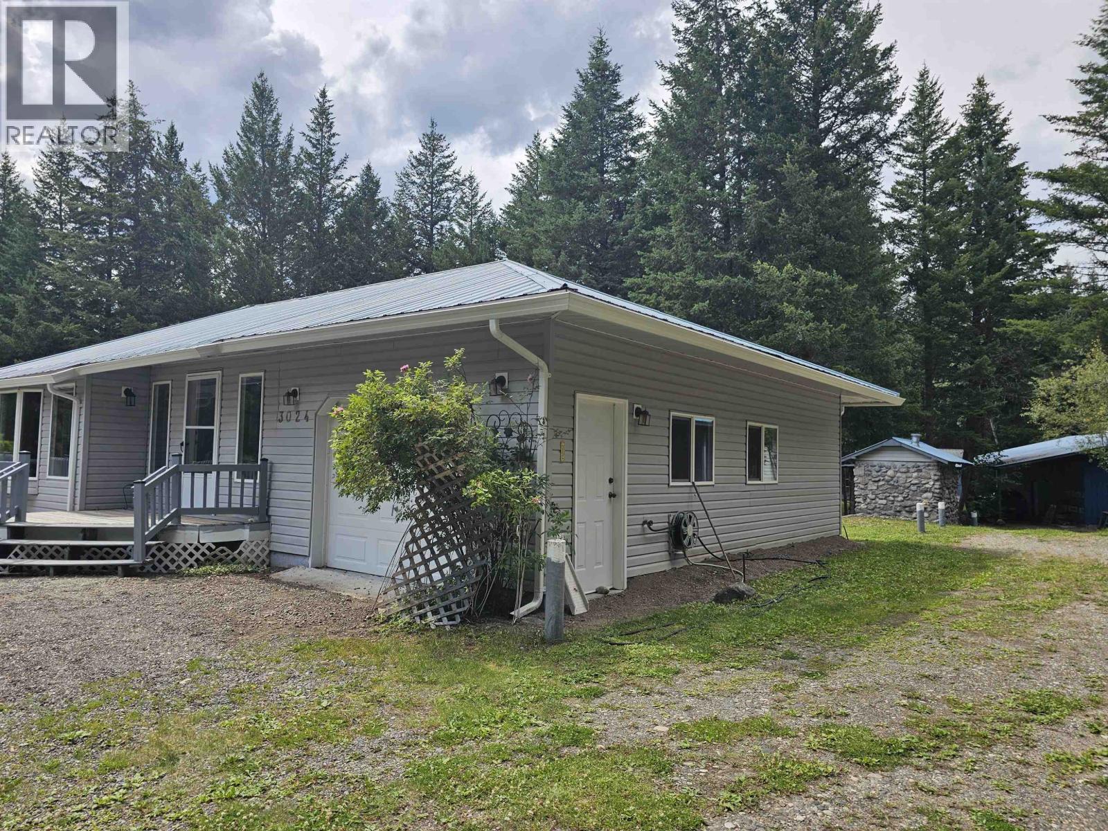3024 Keldon Road, Lac La Hache, BC - Outdoor With Deck Patio Veranda