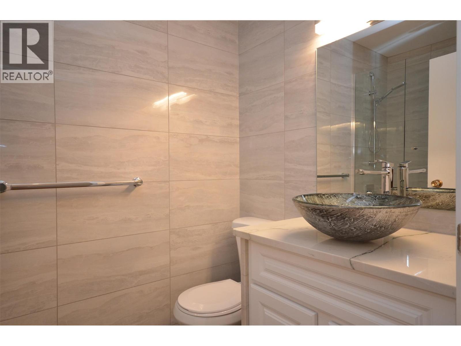 Main Bath - European Craftmanship - 6609 Southwind Road, Vernon, BC - Indoor Photo Showing Bathroom