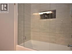 Main Bath - European Craftmanship -