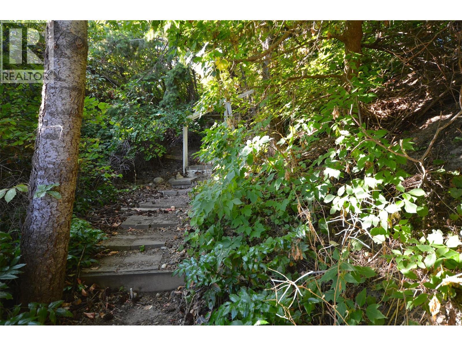 so green, hear the birds - 6609 Southwind Road, Vernon, BC - Outdoor