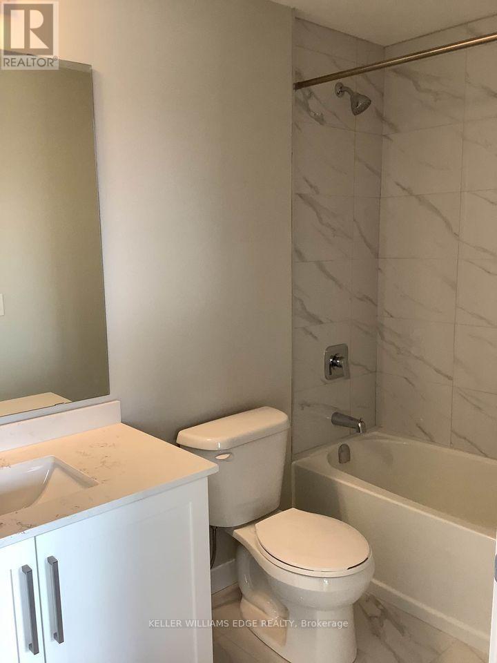 714 - 15 Queen Street S, Hamilton, ON - Indoor Photo Showing Bathroom