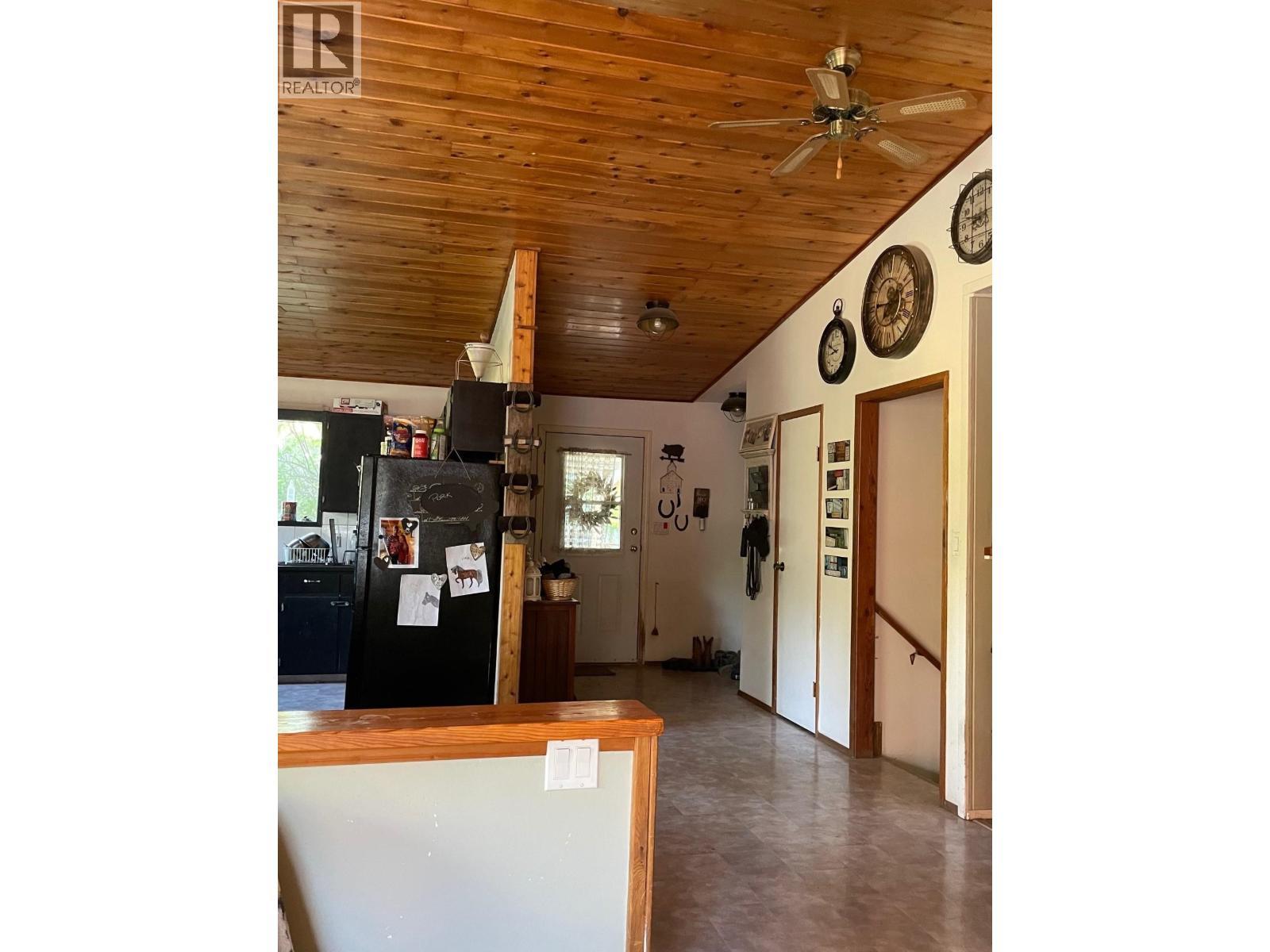 323 Oak Road, Vanderhoof, BC - Indoor Photo Showing Other Room