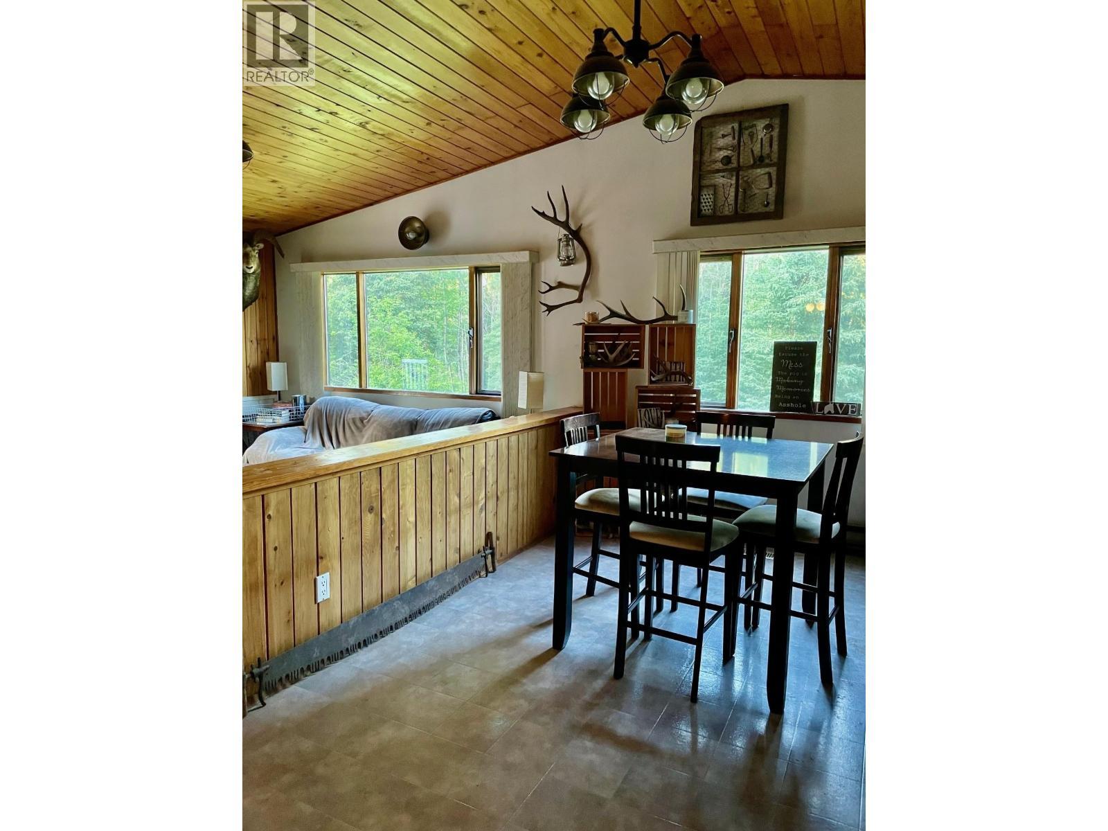 323 Oak Road, Vanderhoof, BC - Indoor Photo Showing Other Room