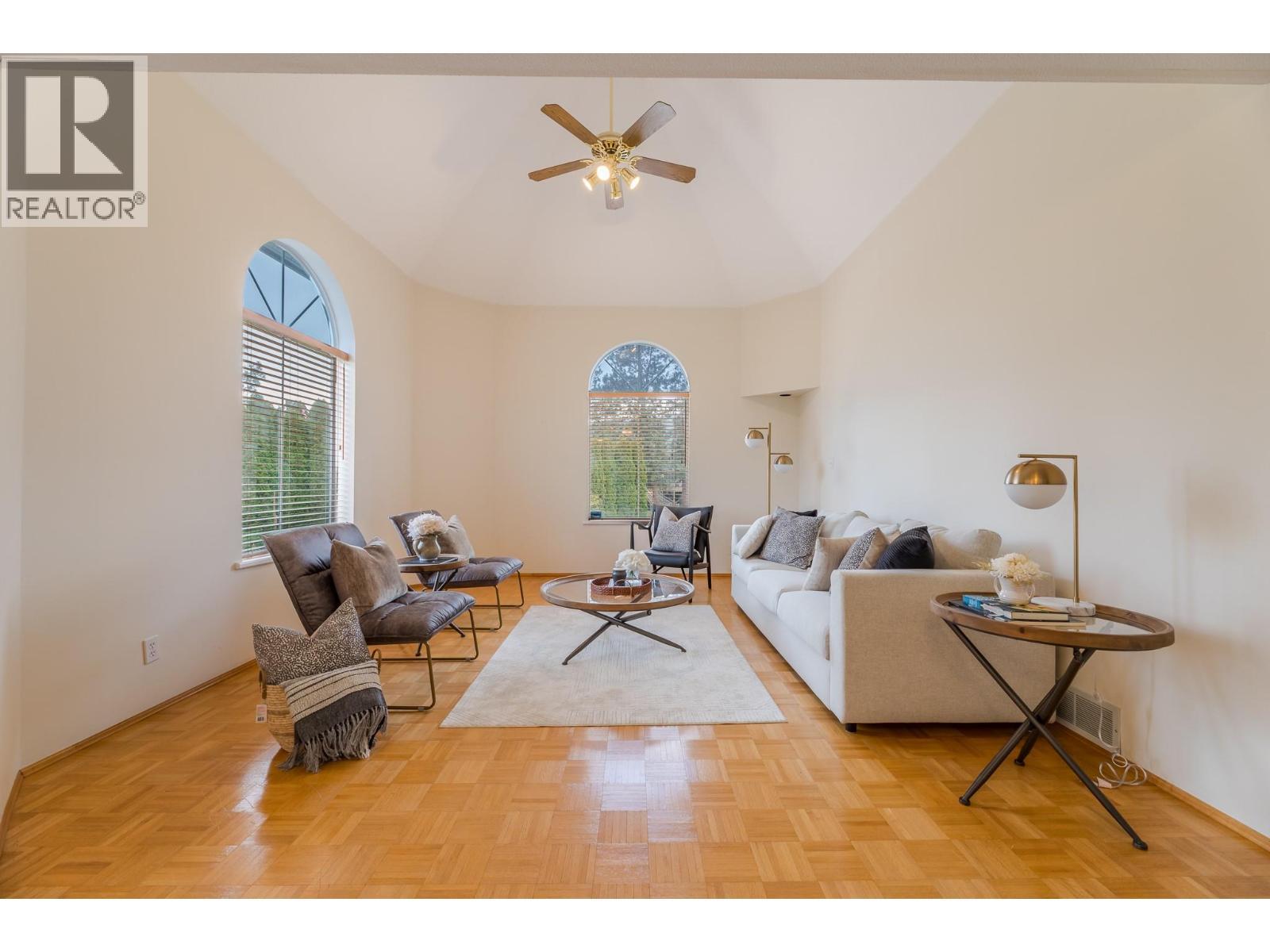 112 Sumac Ridge Drive, Summerland, BC - Indoor Photo Showing Living Room