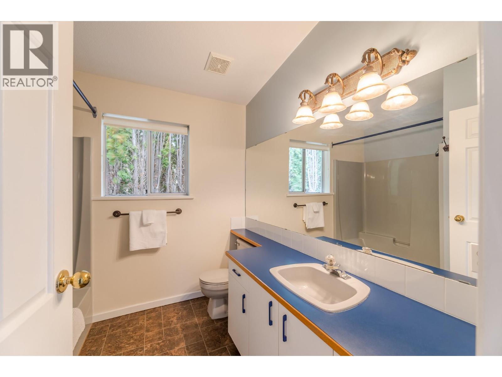 112 Sumac Ridge Drive, Summerland, BC - Indoor Photo Showing Bathroom