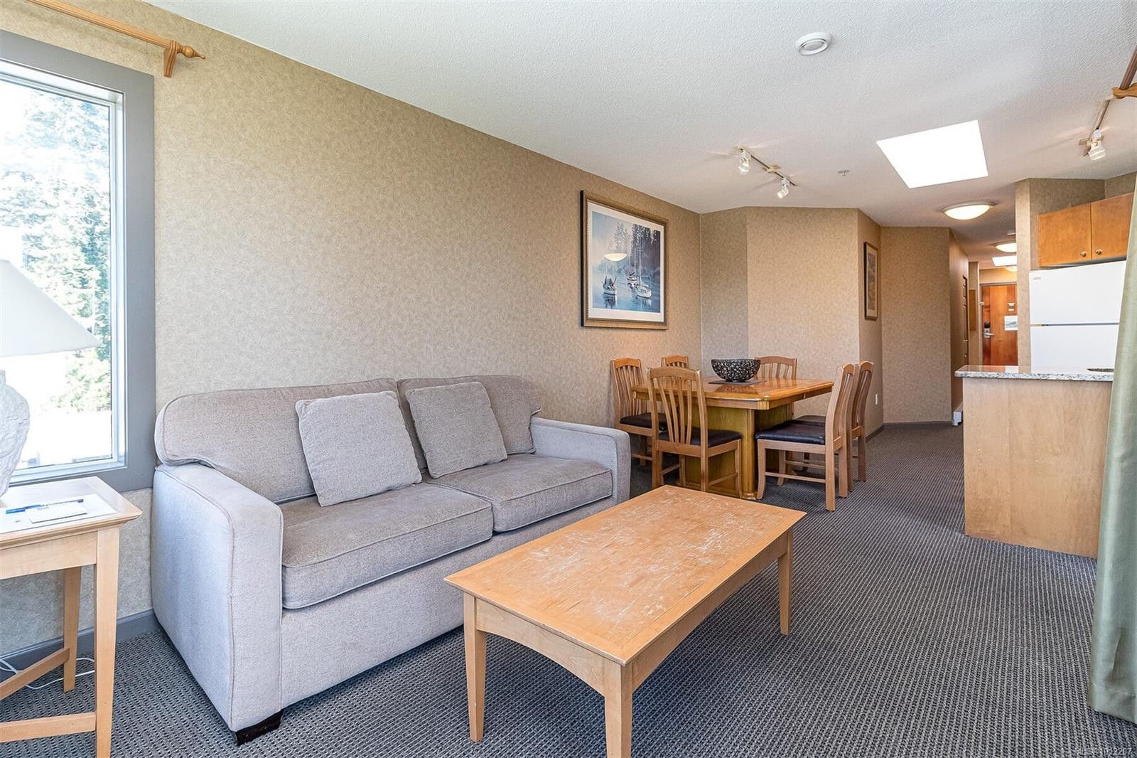 736-1600 Stroulger Rd, Nanoose Bay, BC - Indoor Photo Showing Living Room