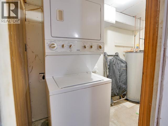 2039 Main Street, Texada Island, BC - Indoor Photo Showing Laundry Room