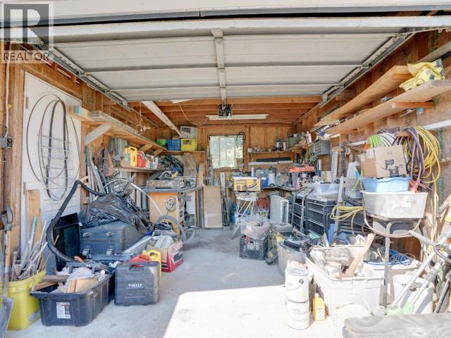 2039 Main Street, Texada Island, BC - Indoor Photo Showing Garage