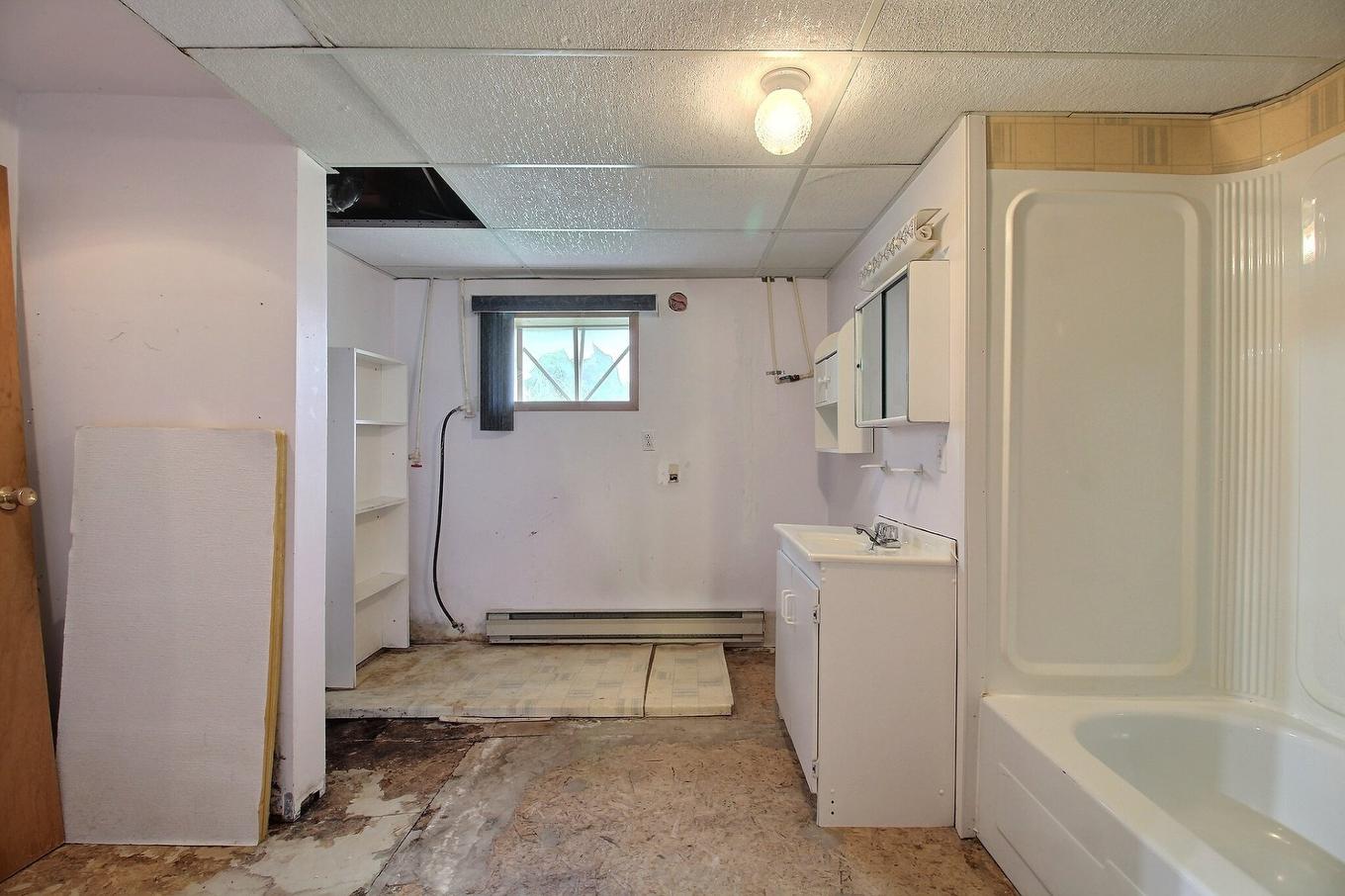 Bathroom - 324 Route Des Campagnards, Val-D'Or, QC - Indoor